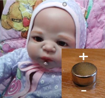 Важно приклеить магнит к соске куклы беби борн нужной поляроностью