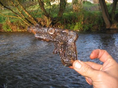 пістолет знайденний магнітом2 