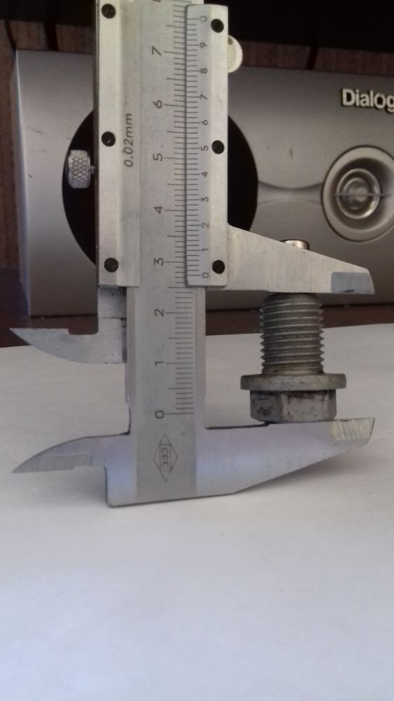 Пробка для картера кпп Хендай Гец имеет длину