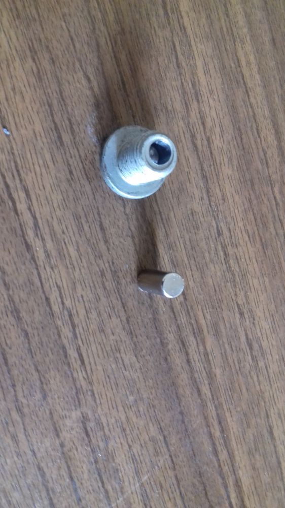 Пробка с отверстием под неодимовый магнит