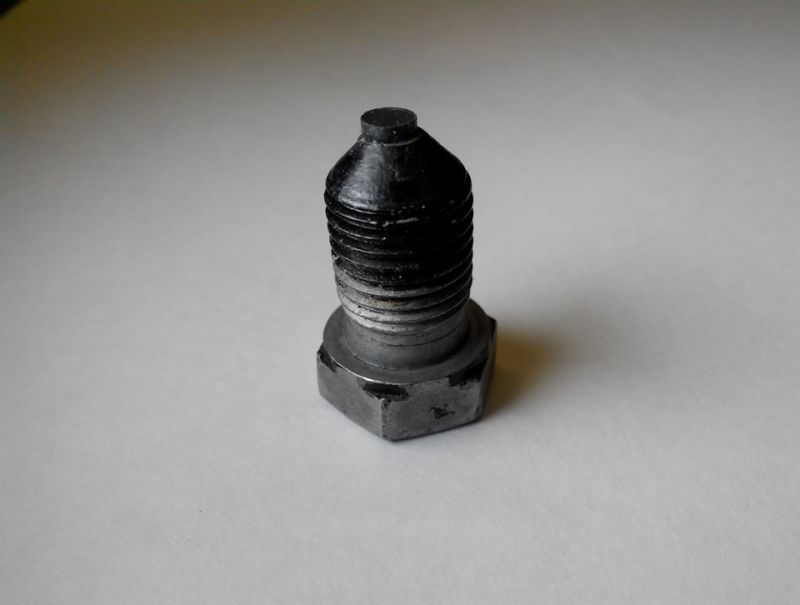 маслосливная пробка с магнитом